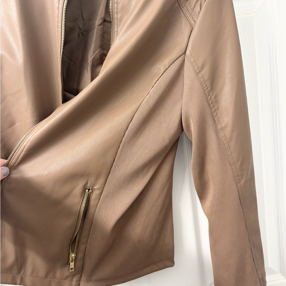 A.n.a Leather Moto Jacket Quilted Shoulders Gold Zip Stretch Panels Size Large - Picture 6 of 9